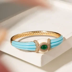 Bracelete marfim turquesa com oval esmeralda